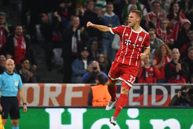 18 10 2017 xJHx Football Champions League FC Bavaria Munich Celtic Glasgow emspor v l goal celebration Goal Celebration Celebrate The Goal to 2 0 through Joshua KIMMICH FCB FC Bavaria Munich with the Team Munich