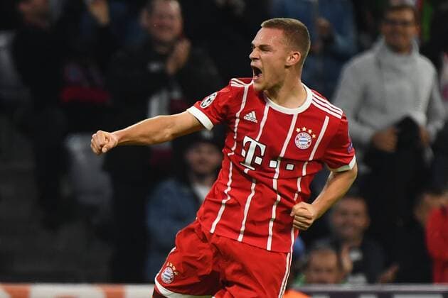 18 10 2017 xJHx Football Champions League FC Bavaria Munich Celtic Glasgow emspor v l goal celebration Goal Celebration Celebrate The Goal to 2 0 through Joshua KIMMICH FCB FC Bavaria Munich with the Team Munich