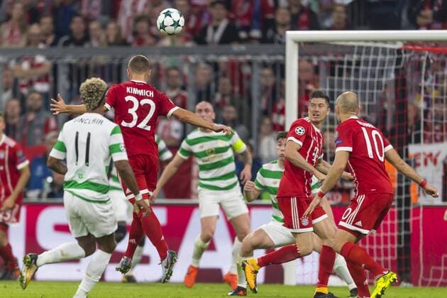 ger UEFA CL FC Bavaria Munich ger vs Celtic Glasgow GB 18 10 2017 Alliance Arena Munich ger UEFA CL FC Bavaria Munich ger vs Celtic Glasgow GB Group B in Picture Torschuß to 2 0 through Joshua KIMMICH FCB 32 with Robert Lewandowski FCB 9 Arjen seals FCB 10 Scott Sinclair Glasgow 11 nordphotox xStraubmeier nph00004