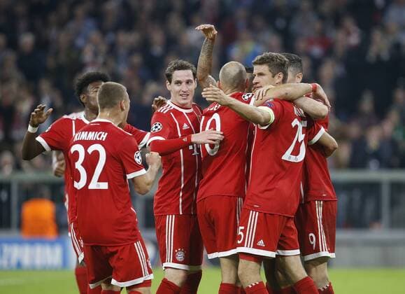 goal celebration 1 0 Munich Thomas Mueller Bavaria right FC Bavaria Munich Celtic Glasgow Munich ger 18 10 2017 Football Champions League 2017 2018
