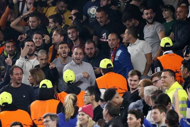 Roma s fans goad Chelsea s fans during the champions league group match at Stamford Bridge Stadium, London. Picture date 18th October 2017. Picture credit should read: David Klein Sportimage EDITORIAL USE ONLY. No use with unauthorised audio, video, data, fixture lists, club league logos or live services. Online in-match use limited to 120 images, no video emulation. No use in betting, games or single club league player publications.