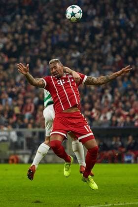 Munich Germany 17 10 2017 UEFA Champions League 2017 18 Season Group stage Group B 3 Matchday FC Bavaria Munich Celtic Glasgow duel between Leigh Griffiths Celtic and Jerome Boateng FCB v l DeFodi501
