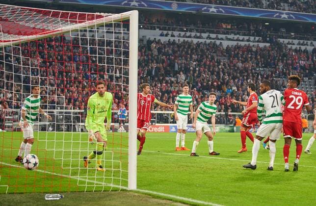Mats Hummels FCB 5 Torschuß shoots the goal to 3 0 FC Bavaria Munich Celtic Glasgow Group stage Leg Football UEFA Champions League Munich 18 10 2017 CL Season 2017 2018