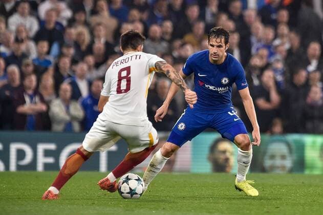 Fußball, CL, FC Chelsea - AS Rom Diego Perotti of Roma is challenged by Cesc Fabregas of Chelsea during the UEFA Champions League Group C match between Chelsea and Roma at Stamford Bridge, London, England on 18 October 2017. Copyright: xGiuseppexMaffiax 17180035