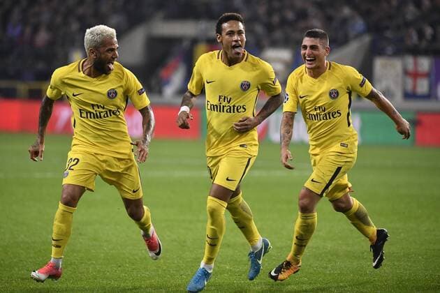 Themen der Woche - SPORT Bilder des Tages - SPORT Fußball, CL, RSC Anderlecht - Paris St. Germain PSG s Dani Alves, PSG s Neymar Jr and PSG s Marco Verratti celebrate after scoring during a third game (out of 6) in the group stage (Group B) of the UEFA Champions League competition between Belgian soccer team RSC Anderlecht and French club PSG Paris Saint-Germain, Wednesday 18 October 2017 in Brussels. DIRKxWAEM  x05185472x