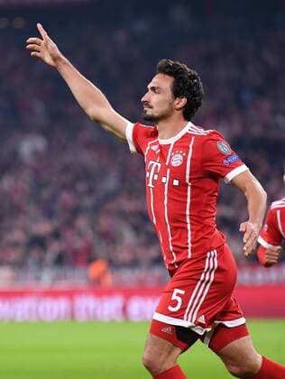 Football Champions League Season 2017 2018 Group stage FC Bavaria Munich Celtic Glasgow 18 10 2017 goal celebration After the 3 0 Scorer Mats Hummels FC Bavaria Munich Munich