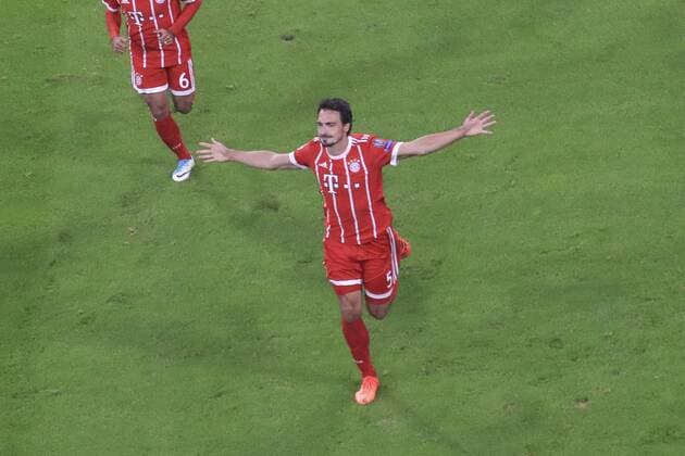 18 10 2017 Football UEFA Champions League 2017 2018 Group stage 3 Matchday FC Bavaria Munich Celtic Glasgow in the Alliance Arena Munich goal celebration Mats Hummels Bavaria Munich