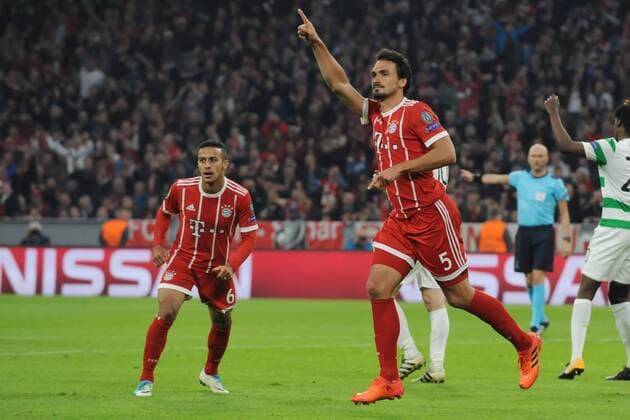 Football Champions League 03 Matchday FC Bavaria Munich Celtic Glasgow at 18 10 2017 in the Alliance Arena in Munich cheering goal celebration Scorer Scorer Mats Hummels Munich cheering After his goal to 3 0 MT