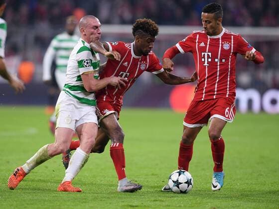 Football Champions League Season 2017 2018 Group stage FC Bavaria Munich Celtic Glasgow 18 10 2017 Scott Brown left Celtic against Kingsley Coman centre and Thiago Alcantara right both FC Bavaria Munich Munich