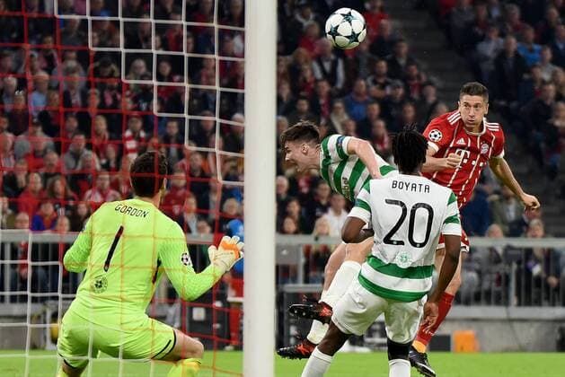 Goalkeeper Craig Gordon Celtic Glasgow Kieran Tierney Celtic Glasgow Robert Lewandowski FC Bavaria Munich Dedryck Boyata Celtic Glasgow Germany Munich Sports Football UEFA Champions League Matchday 3 FC Bavaria Munich vs Celtic Glasgow at 18 10 2017 Alliance Arena