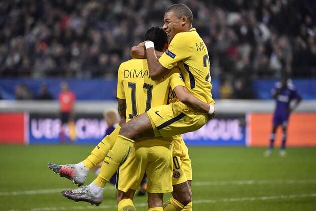 Fußball, CL, RSC Anderlecht - Paris St. Germain PSG s Angel Di Maria and PSG s Kylian Mbappe celebrate after scoring during a third game (out of 6) in the group stage (Group B) of the UEFA Champions League competition between Belgian soccer team RSC Anderlecht and French club PSG Paris Saint-Germain, Wednesday 18 October 2017 in Brussels. DIRKxWAEM  x05185514x