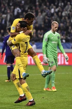 Fußball, CL, RSC Anderlecht - Paris St. Germain PSG s Angel Di Maria and PSG s Neymar Jr celebrate after scoring during a third game (out of 6) in the group stage (Group B) of the UEFA Champions League competition between Belgian soccer team RSC Anderlecht and French club PSG Paris Saint-Germain, Wednesday 18 October 2017 in Brussels. DIRKxWAEM  x05185518x