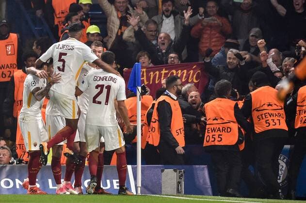 Edin Dzeko of Roma celebrates scoring third goal during the UEFA Champions League Group C match between Chelsea and Roma at Stamford Bridge, London, England on 18 October 2017. Copyright: xGiuseppexMaffiax 17180071