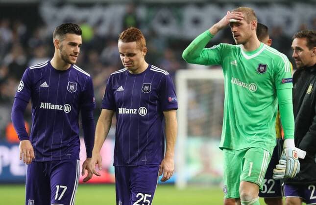 Fußball, CL, RSC Anderlecht - Paris St. Germain Anderlecht s Massimo Bruno, Anderlecht s Adrien Trebel and Anderlecht s goalkeeper Matz Sels look dejected after a third game (out of 6) in the group stage (Group B) of the UEFA Champions League competition between Belgian soccer team RSC Anderlecht and French club PSG Paris Saint-Germain, Wednesday 18 October 2017 in Brussels. VIRGINIExLEFOUR  x05185550x