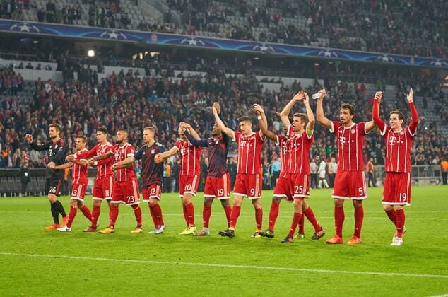 cheering Sebastian Rudy FCB 19 Mats Hummels FCB 5 Thomas Mueller Mueller FCB 25 Robert Lewandowski FCB 9 Kingsley Coman FCB 29 Arjen seals FCB 10 FC Bavaria Munich Celtic Glasgow Group stage Leg Football UEFA Champions League Munich 18 10 2017 CL Season 2017 2018