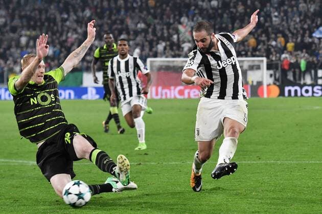 Jeremy Mathieu Sporting, Gonzalo Higuain Juventus Torino 18-10-2017 Allianz Stadium Football Calcio Champions League Group D Juventus - Sporting CP Foto Andrea Staccioli Insidefoto