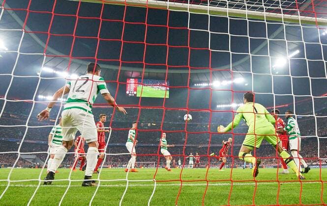 Torchance Arjen seals FCB 10 Cristian Gamboa Glasgow 12 saves on the Line FC Bavaria Munich Celtic Glasgow Group stage Leg Football UEFA Champions League Munich 18 10 2017 CL Season 2017 2018