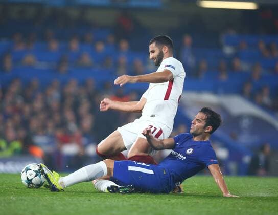 October 18, 2017 - London, United Kingdom - Chelsea s Cesc Fabregas tackles Aleksandar Kolarov of Roma.during UEFA Champions League Group C MATCH 3 match between Chelsea against AS Roma at Stamford Bridge London on 18 Oct 2017 Chelsea FC v AS Roma - UEFA Champions League  - ZUMAn230 20171018_zaa_n230_259 Copyright: xKieranxGalvinx