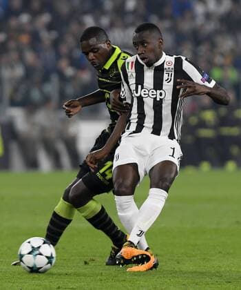 18th October 2017, Juventus Stadium, Turin, Italy; UEFA Champions League, Juventus versus Sporting Lisbon; William Carvalho challenges Blaise Matuidi  ActionPlus11941380