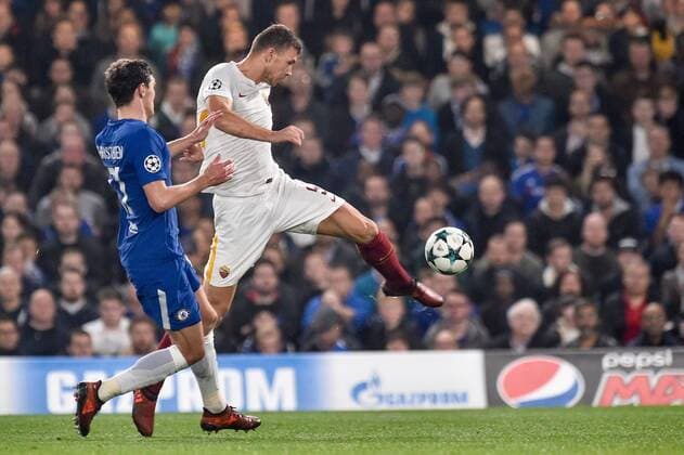 October 18, 2017 - London, United Kingdom - Edin Dzeko of Roma scores second goal during the UEFA Champions League match between Chelsea v AS Roma at Stamford Bridge Stadium, London, United Kingdom on 18 October 2017. Chelsea v AS Roma - UEFA Champions League  - ZUMAn230 20171018_zaa_n230_404 Copyright: xGiuseppexMaffiax