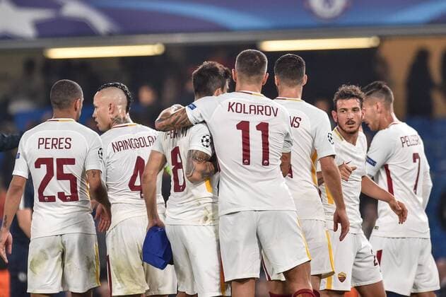 October 18, 2017 - London, United Kingdom - Players of Roma at the end of the UEFA Champions League match between Chelsea v AS Roma at Stamford Bridge Stadium, London, United Kingdom on 18 October 2017. Chelsea v AS Roma - UEFA Champions League  - ZUMAn230 20171018_zaa_n230_415 Copyright: xGiuseppexMaffiax