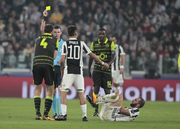 Bilder des Tages - SPORT October 18, 2017 - Turin, Italy - Sebastian Coates during Champions League match between Juventus and Sporting Clube de Portugal, in Turin, on October 17, 2017 Juventus v Sporting CP - UEFA Champions League  - ZUMAn230 20171018_zaa_n230_483 Copyright: xLorisxRosellix