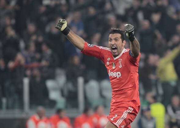 October 18, 2017 - Turin, Italy - Gianluigi Buffon during Champions League match between Juventus and Sporting Clube de Portugal, in Turin, on October 17, 2017 Juventus v Sporting CP - UEFA Champions League  - ZUMAn230 20171018_zaa_n230_511 Copyright: xLorisxRosellix