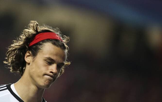 October 18, 2017 - Lisbon, Portugal - Benfica s goalkeeper Mile Svilar reacts during the Champions League football match between SL Benfica and Manchester United ManU at Luz Stadium in Lisbon on October 18, 2017. NURPHOTO CARLOS COSTA. SL Benfica v Manchester United - UEFA Champions League  - ZUMAn230 20171018_zaa_n230_567 Copyright: xCarlosxCostax