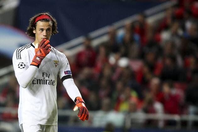 October 18, 2017 - Lisbon, Portugal - Benfica s goalkeeper Mile Svilar reacts during the Champions League football match between SL Benfica and Manchester United ManU at Luz Stadium in Lisbon on October 18, 2017. NURPHOTO CARLOS COSTA. SL Benfica v Manchester United - UEFA Champions League  - ZUMAn230 20171018_zaa_n230_574 Copyright: xCarlosxCostax