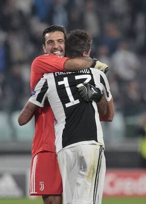 October 18, 2017 - Turin, Italy - Gianluigi Buffon and Mario Mandzukic during Champions League match between Juventus and Sporting Clube de Portugal, in Turin, on October 17, 2017 Juventus v Sporting CP - UEFA Champions League  - ZUMAn230 20171018_zaa_n230_520 Copyright: xLorisxRosellix