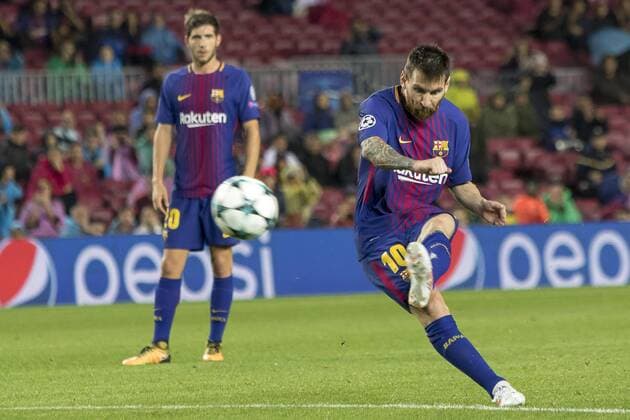 October 18, 2017 - Barcelona, Catalonia, Spain - Leo Messi in action during the UEFA Champions League match between FC Barcelona Barca and Olympiacos FC in Barcelona on October 19, 2017. FC Barcelona v Olympiakos Piraeus - UEFA Champions League  - ZUMAn230 20171018_zaa_n230_785 Copyright: xMiquelxLlopx