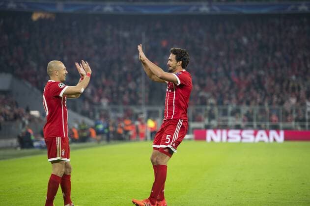 Football Champions League Encounter FC Bavaria Munich vs Celtic Glasgow Alliance Arena Munich 18 10 2017 in Picture Arjen seals Matts Hummels Â