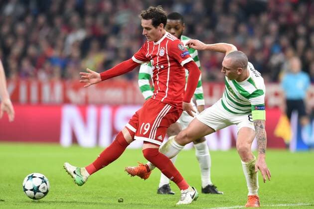 Football Champions League 03 Matchday FC Bavaria Munich Celtic Glasgow at 18 10 2017 in the Alliance Arena in Munich Sebastian Rudy Munich in duel against Scott Brown Celtic FC MT