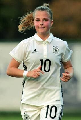18.10.2017 Belgrade Serbia-Germany U19-Under 19 International Friendly Länderspiel match women s football Kristin Kögel Germany : 