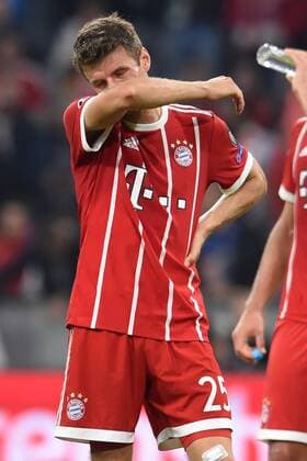 Football Champions League 03 Matchday FC Bavaria Munich Celtic Glasgow at 18 10 2017 in the Alliance Arena in Munich Thomas Mueller Mueller Muller Munich dissatisfied disappointed DISAPPOINTED depressed MT