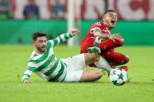 Patrick Roberts Celtic Glasgow 7 Thiago Alcantara FC Bavaria Munich 6 FC Bavaria Munich vs Celtic Glasgow Champions League Football 18 10 2017 Munich Copyright: xLanger Eibner-Pressefotox EP_HLR
