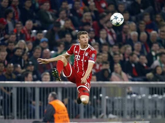 Thomas Mueller Bavaria Individual action at Ball FC Bavaria Munich Celtic Glasgow Munich ger 18 10 2017 Football Champions League 2017 2018