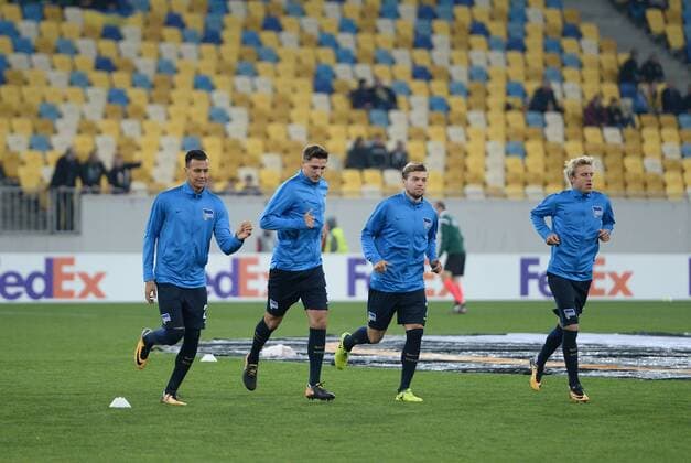 Football men Season 2017 2018 UEFA Europe League Group J 3 Matchday in Lvov Sorja Luhansk Hertha BSC v l Davie Selke Hertha BSC Niklas strong Hertha BSC Alexander Esswein Hertha BSC Per Ciljan Skjelbred Hertha BSC at the Warming Warm up 19 10 2017 Copyright: xMichaelxHundtx xMatthiasxKochx