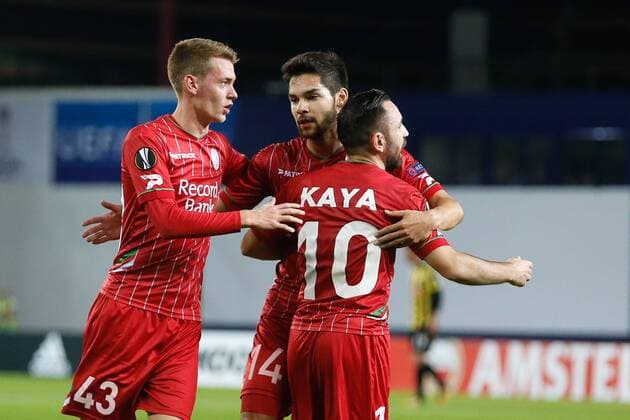 Essevee s Onur Kaya, Essevee s Sander Coopman and Essevee s Sandy Walsh celebrate during the third game of the group stage (Group K) of the UEFA Europa League competition between Belgian first league Zulte Waregem and Dutch club Vitesse Arnhem, in Waregem, Thursday 19 October 2017. BRUNOxFAHY  x05186058x