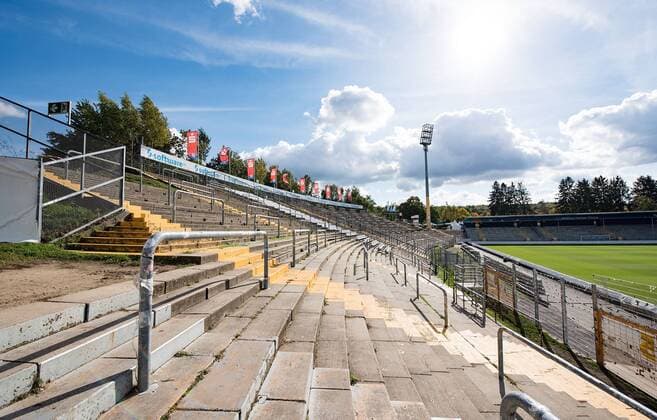 12 10 2017 xfux Football 2 Bundesliga SV Darmstadt 98 View Merck Stadium at Böllenfalltor emspor emonline v l View REVIEW Merck Stadium at Böllenfalltor Jonathan Home Stadium at Böllenfalltor Lawn Indoors Grandstand Field Playing field Arena Football pitch Gruen Admission Darmstadt