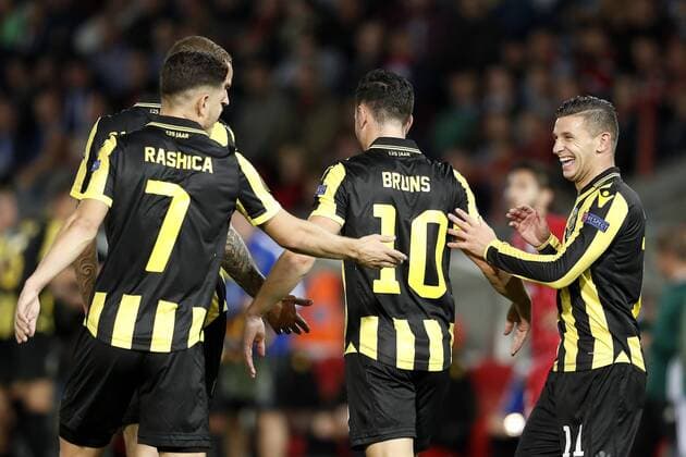 WAREGEM, 19-10-2017 Regenboogstadion, Europa League wedstrijd Zulte Waregem - Vitesse . Bryan Linssen (r) viert de gelijkmaker van Thomas Bruns (m) . Zulte Waregem - Vitesse  x1766175x