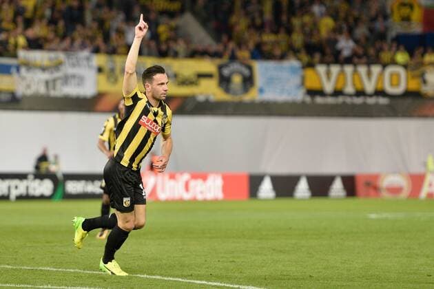 WAREGEM, Zulte Waregem - Vitesse, Voetbal, Seizoen 2017 2018, Europa League, groepsfase, 19-10-2017, Thomas Bruns juicht na zijn doelpunt Zulte Waregem - Vitesse  x1766184x