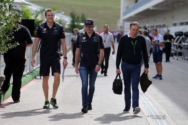 19.10.2017 - (L-R) Max Verstappen (NED) Red Bull Racing RB13 and his manager Raymond Vermeulem (HOL) United States Grand Prix, Austin 19 - 22 October 2017 19.10.2017 - (L-R) Max Verstappen (NED) Red Bull Racing RB13 and his manager Raymond Vermeulem (HOL) 