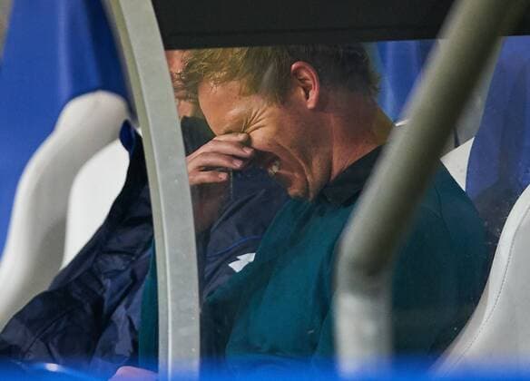 Julian Nagelsmann Boss team manager TSG Hoffenheim Half-length Action shot Single Portrait Portrait Individual action Emotions DISAPPOINTED Disappointment Frustration frustrated Mourning sad desperate Desperation TSG 1899 Hoffenheim Istanbul Basaksehir Group C Football UEFA Euro League Hoffenheim 19 10 2017 El Season 2017 2018
