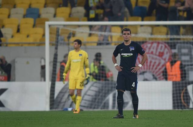Football men Season 2017 2018 UEFA Europe League Group J 3 Matchday in Lvov Sorja Luhansk Hertha BSC Karim Rekik Hertha BSC Goalkeeper Rune Jarstein Hertha BSC After the Gegentor to 0 1 19 10 2017 Copyright: xMichaelxHundtx xMatthiasxKochx