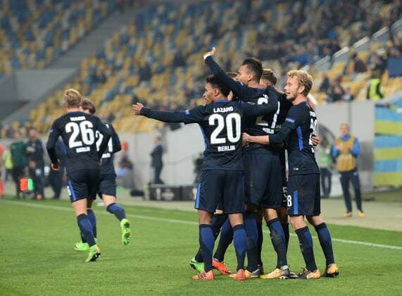 Football men Season 2017 2018 UEFA Europe League Group J 3 Matchday in Lvov Sorja Luhansk Hertha BSC v l Arne Maier Hertha BSC Valentino Lazaro Hertha Davie Selke Hertha BSC Fabian Lustenberger Hertha BSC cheering After goal to 1 1 19 10 2017 Copyright: xMichaelxHundtx xMatthiasxKochx