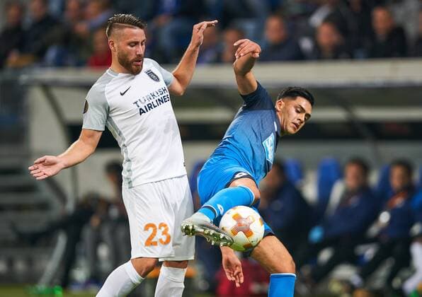 Nadiem Amiri Hoff 18 duel Action shot to the Ball against Tunay Torun 23 TSG 1899 Hoffenheim Istanbul Basaksehir Group C Football UEFA Euro League Hoffenheim 19 10 2017 El Season 2017 2018