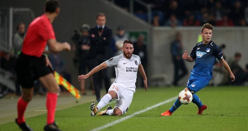 Football Europe League TSG 1899 Hoffenheim Istanbul Basaksehir Group C at 19 10 2017 in the Wirsol Rhine Neckar Arena xmdx Tunay Torun 23 Istanbul Basaksehir Dennis Geiger 32 1899 Hoffenheim TSG 1899 Hoffenheim Istanbul Basaksehir