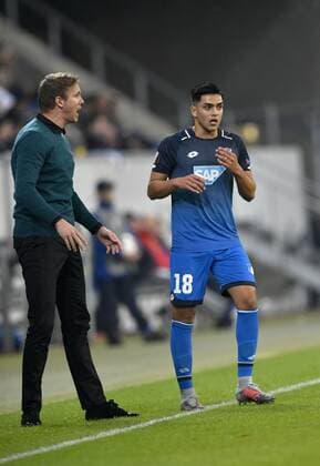team manager Coach Julian Nagelsmann TSG 1899 Hoffenheim in Conversation Discussion with Nadiem Amiri TSG 1899 Hoffenheim gives Instructions at Field edge TSG 1899 Hoffenheim vs Istanbul BB Medipol Basaksehir Europe League 19 10 2017 TSG 1899 Hoffenheim vs Istanbul BB Medipol Basaksehir