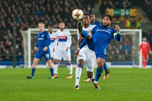 Everton v Olympique Lyonnais UEFA Europa League Ashley Williams of Everton with a clearance ahead of Myziane Maolida of Olympique Lyonnais during the UEFA Europa League match at Goodison Park, Liverpool Content Not Available For UK Newspapers Copyright: xMattxWilkinsonx FIL-10831-0021